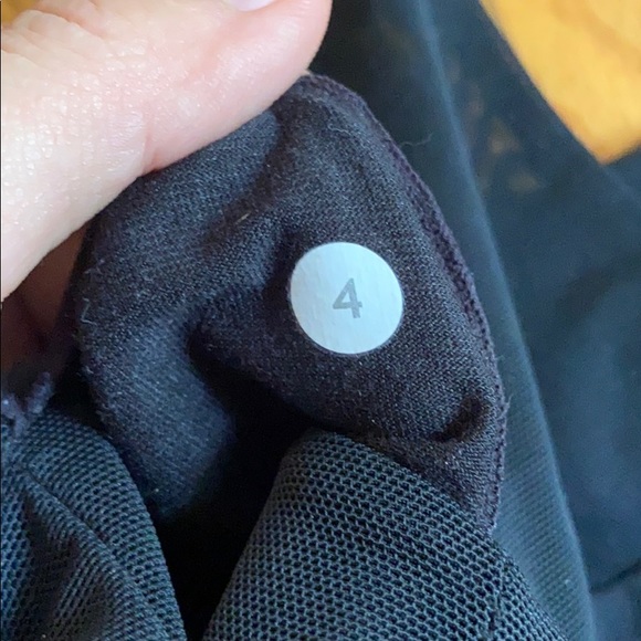 Black lululemon size 4 tank - Picture 5 of 6